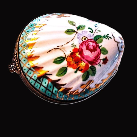 Vintage Porcelain Hinged Clam Shell Trinket Box ~ White/Aqua w/Floral, Gold Trim - Picture 7 of 13